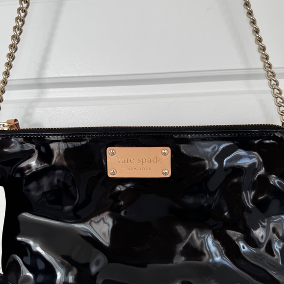 Kate Spade Henry Street Black Patent Shoulder Bag with Gold Chain -NEW - Picture 2 of 5